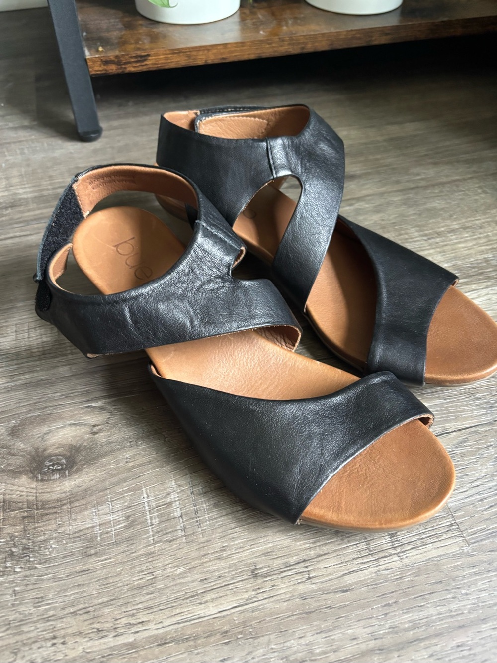 Comfortable Black Leather Open-Toe Women’s Sandals